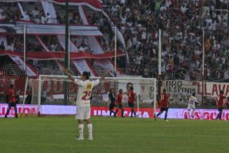 Huracán faz a festa da torcida