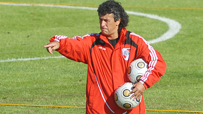 Antes do treino, o treinador teve outra conversa com a equipe