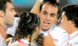 Desábato foi autor do gol que colocou o Estudiantes em vantagem na Libertadores