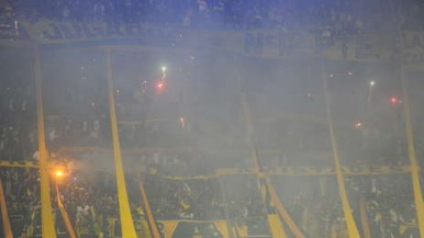 Por fogos de artifício contra o Boca Juniors, River Plate é punido