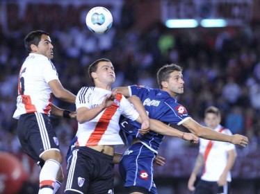 River ficou apenas no empate com o Quilmes