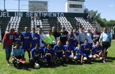 Plantel do Pioneros em 2011, em matéria especial do diário Olé