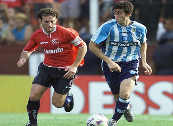 Camisa Racing Club I 2022 disponível no Espaço dos Mantos