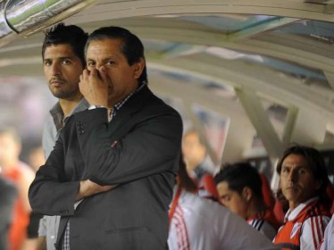 De ídolo a questionável; Ramón Díaz em seus piores dias no River