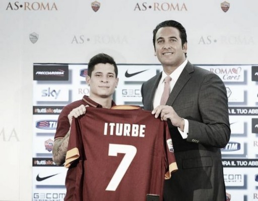 Após boas atuações, 8 gols em 33 jogos na temporada pelo Verona, Iturbe chega à Roma com grande expectativa. 