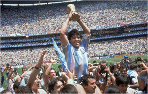 Maradona: símbolo supremo de uma geração que fez os argentinos terem certeza que mereciam um lugar na elite do futebol mundial