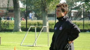 Schelotto colocou em campo nos treinos uma equipe diferente da que perdeu para o Atlético