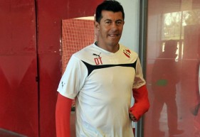 Jorge Almirón, técnico do Independiente, vê o clássico como uma final