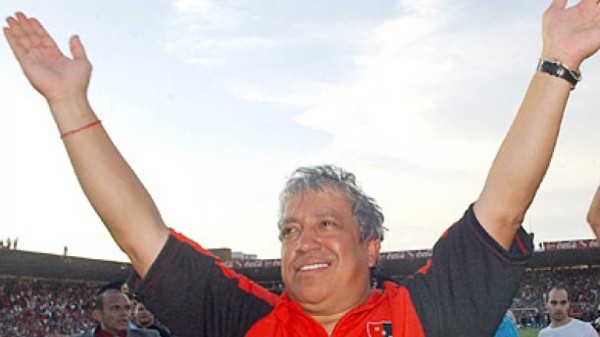 Américo Gallego, quando treinou o Newell's em 2004 e foi campeão argentino. 