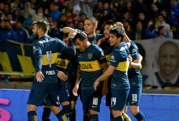 Boca-le-gana-a-Defensa-Foto-Télam-900x611