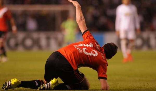 Alario-termino-lesionado-Quito_OLEIMA20151001_0064_29