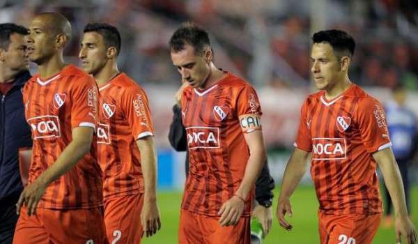 bajon-Mancuello-salida-cancha_OLEIMA20151022_0236_29
