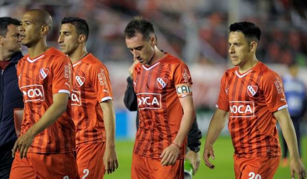 bajon-Mancuello-salida-cancha_OLEIMA20151022_0236_29