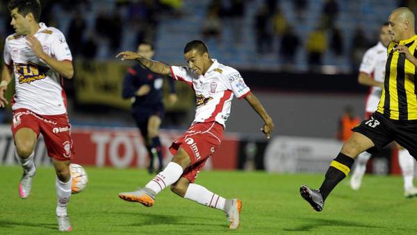 Romero-Gamarra-meteria-Penarol-AFP_CLAIMA20160301_0326_28