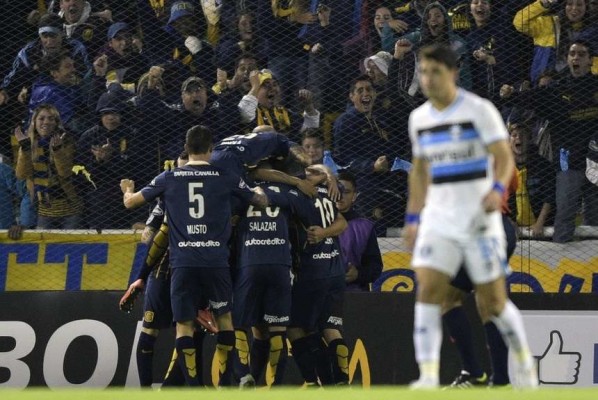 fotos-Rosario-Central-Gremio_OLEIMA20160505_0178_28