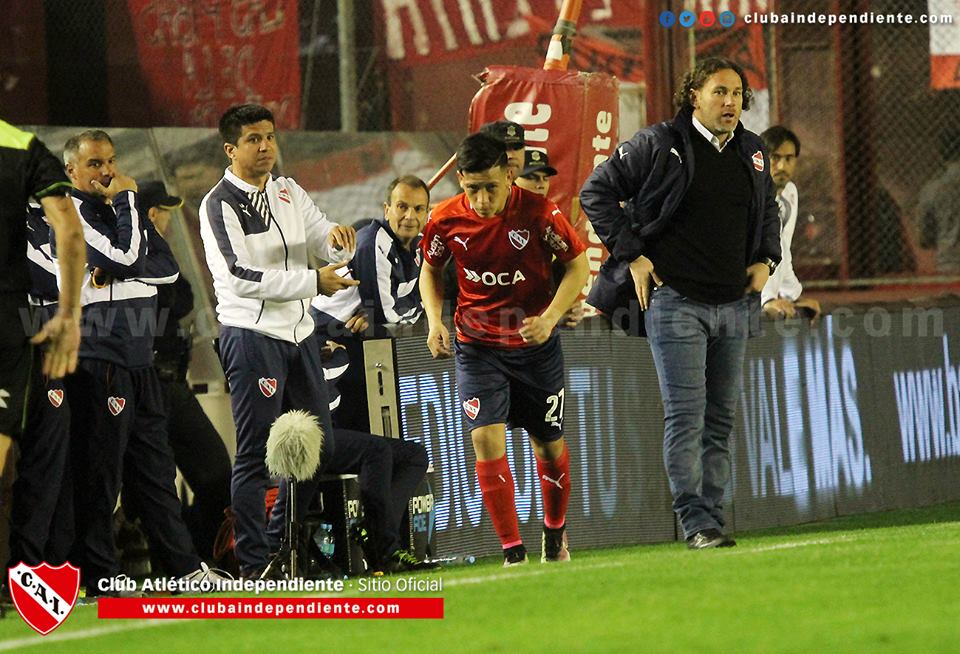 Milito promoveu a entrada do jovem Barco, que deu conta do recado.