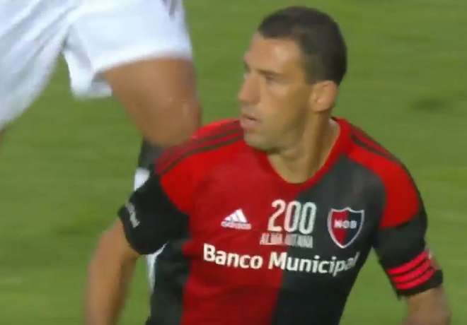 maxi-llego-partidos-camiseta-newells_oleima20161126_0154_33