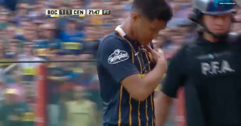 teo-gutierrez-hace-el-gesto-de-la-banda-de-river-a-la-bombonera-en-el-boca-rosario-central-de-la-jornada-10-de-la-primera-division-argentina-del-20-11-16-tycsports