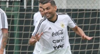 Versátil ao extremo: Sampaoli testa Mercado como parceiro de zaga de Otamendi