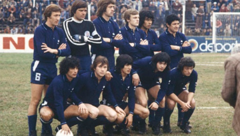 Os verdadeiros heróis cerveceros de 1978: Alberto Fanesi, Bernabé Palacios, Horacio Milozzi, <strong>Jorge Gáspari</strong>, Guillermo Zárate e Hugo Medina, Héctor Milano, Horacio Bianchini, <strong>Luis Andreuchi, Oscar Gómez</strong> e Horacio Salinas. Em destaque, três que entraram no time dos sonhos