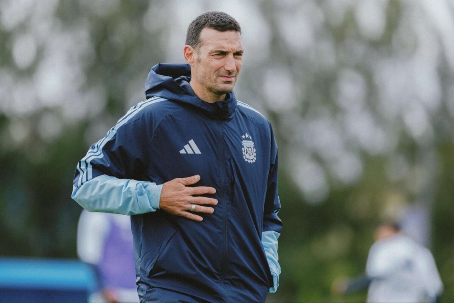 Lionel Scaloni, técnico da seleção argentina, em treino da equipe